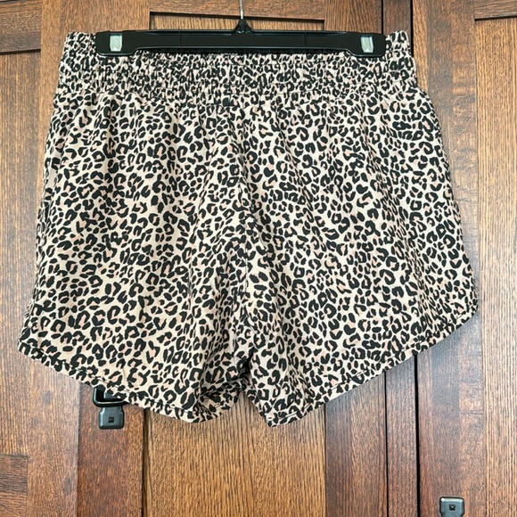 Albion Fitness Lunge Shorts - Picture 4 of 5